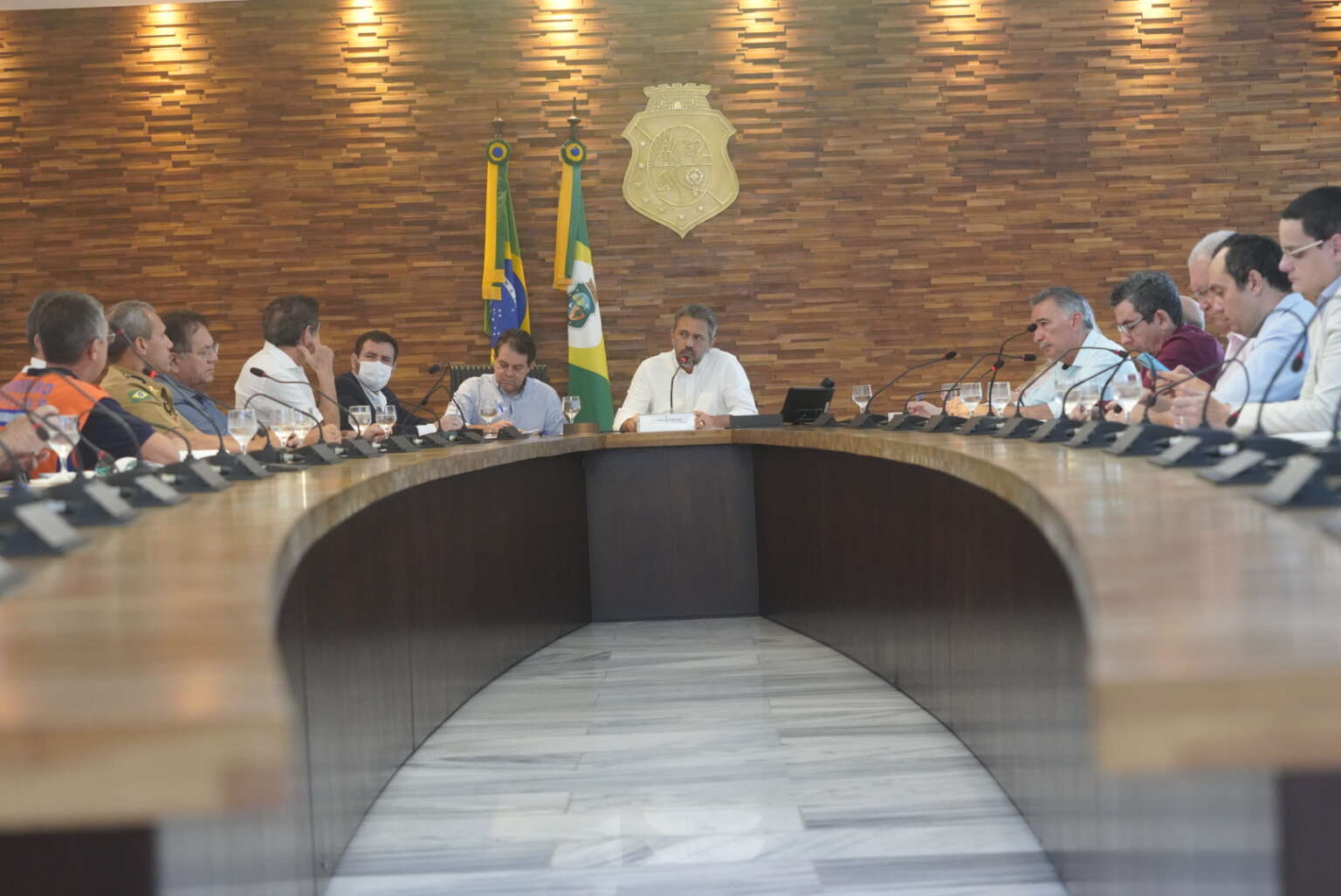 Governador reúne grupo para definir novas ações em municípios atingidos pelas enchentes