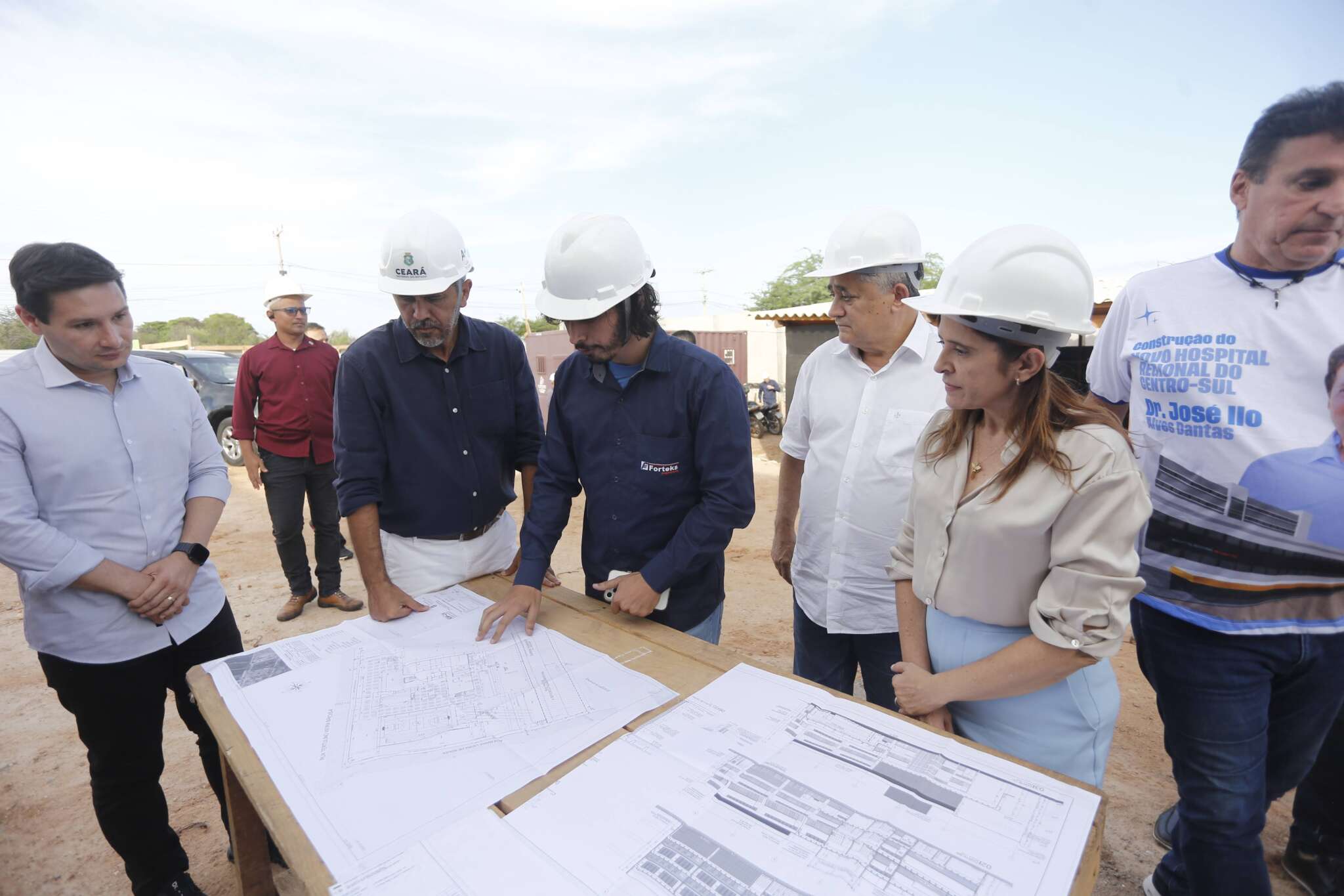 Governador vistoria obras da saúde, educação e infraestrutura em Iguatu, que somam R$ 325 milhões em investimentos