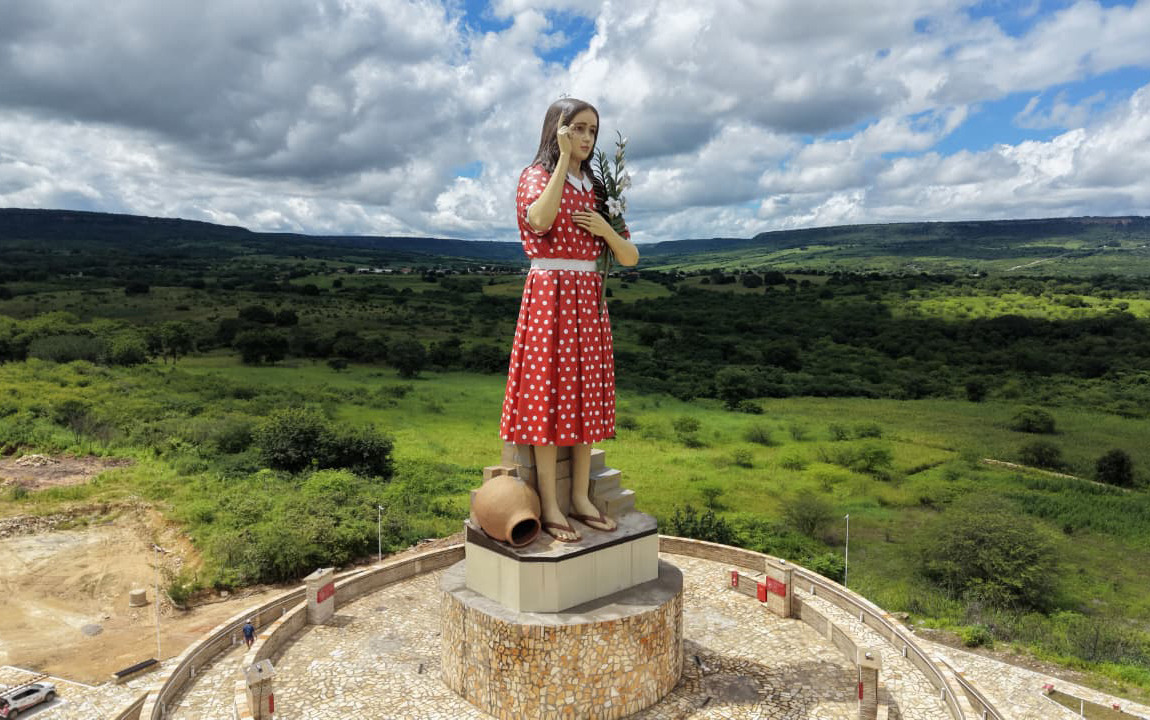 Em Santana do Cariri, Governo do Ceará entrega complexo religioso com homenagem à Beata Menina Benigna